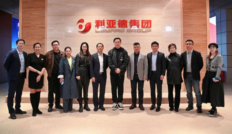 陆川导演到访乐天使，解锁文化+科技融合新路径